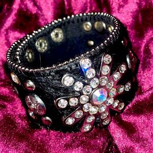 ✨🖤Faux Animal Hide Bracelet🖤✨